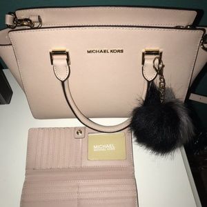 MICHAEL KORS PURSE/WALLET